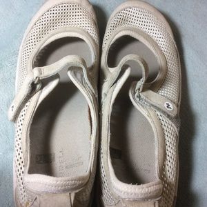 Merrill Mary Jane style shoes